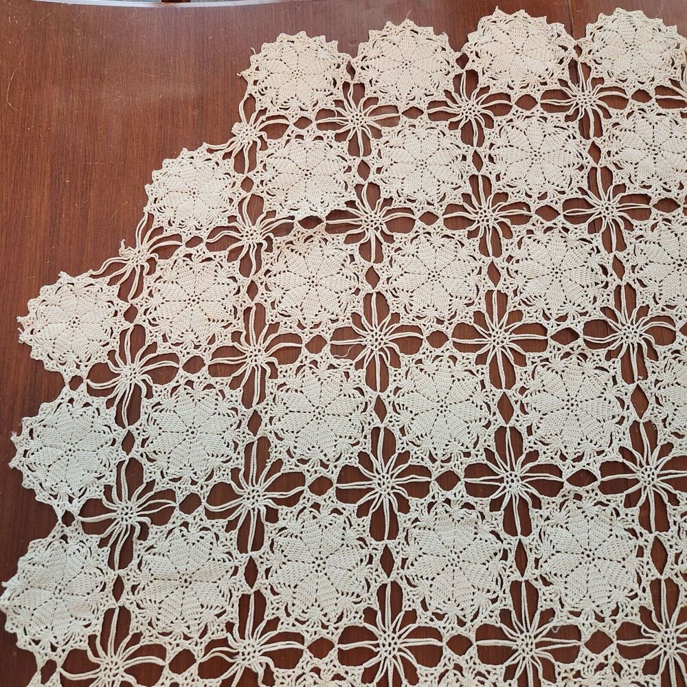 Crochet Tablecloth 48in x 70in Rectangle Beige Star Rounds Vintage Overlay - Picture 8 of 9